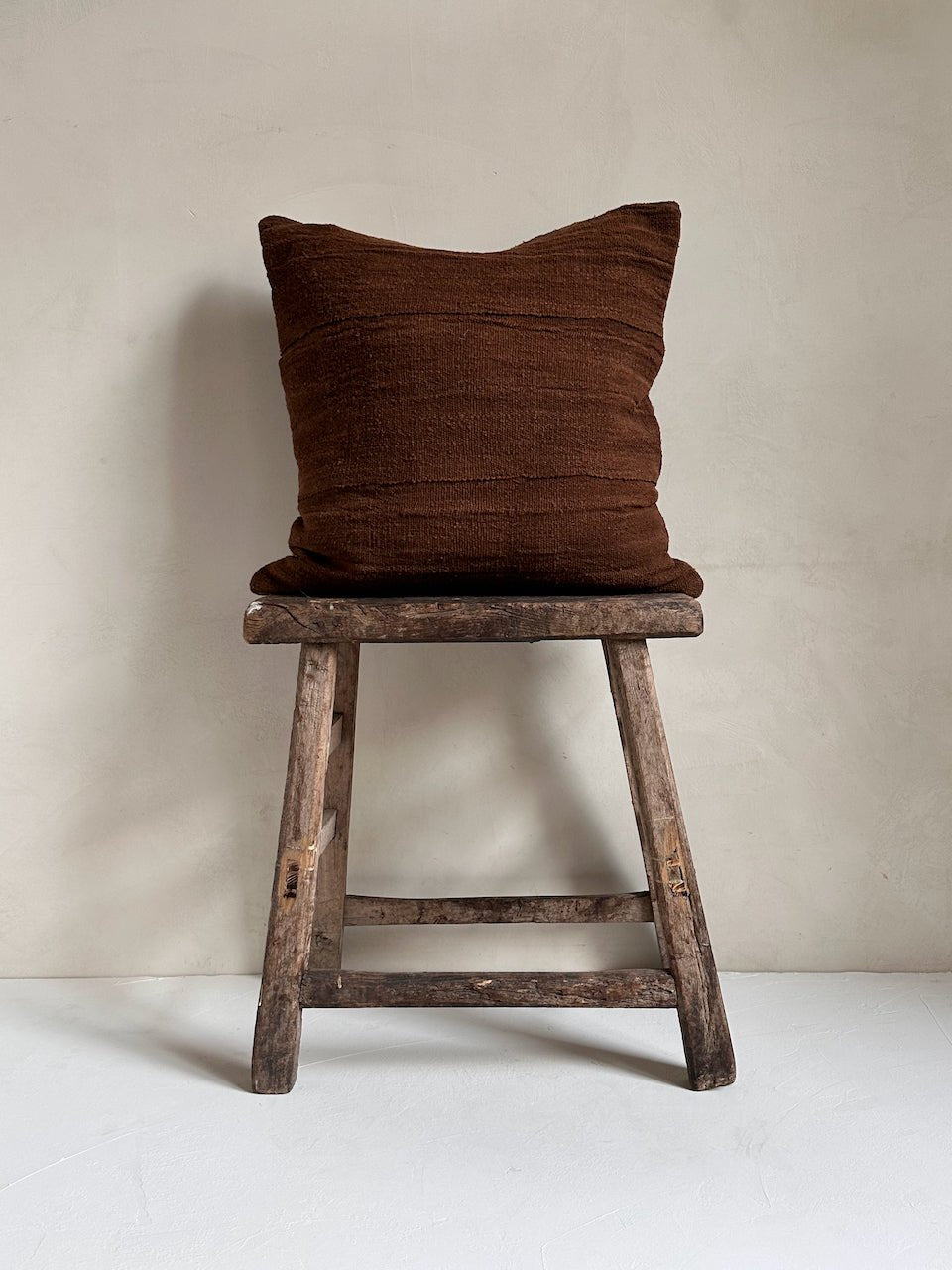 The Corner - Burnt Umber 50 x 50 cm - Cushions