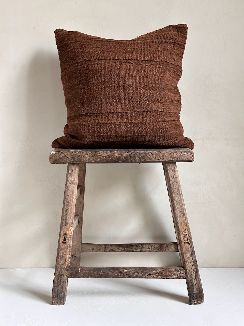 The Corner - Burnt Umber 50 x 50 cm - Cushions