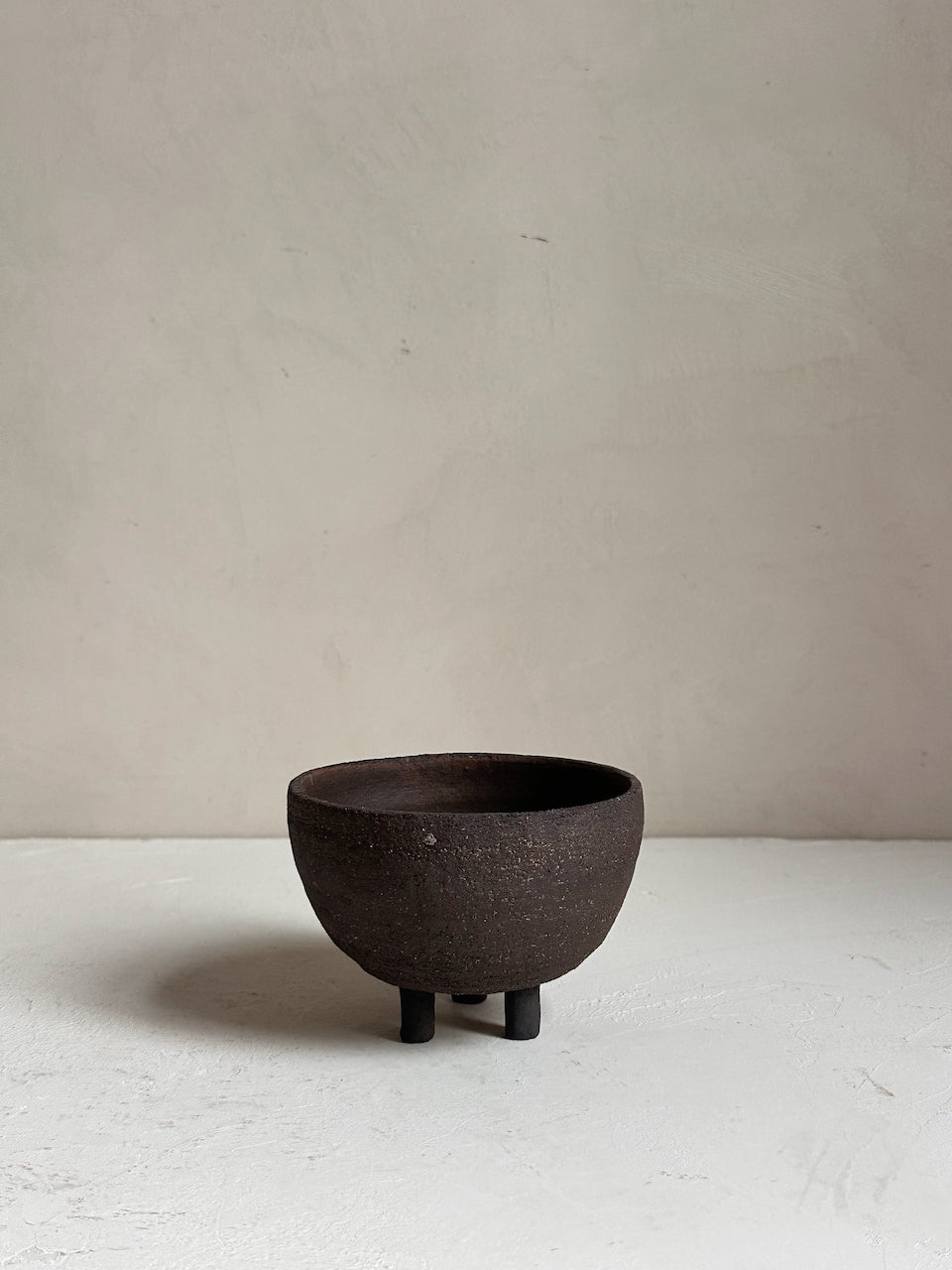 The Corner - Ceramic bowl with feet N°6 - Ceramics