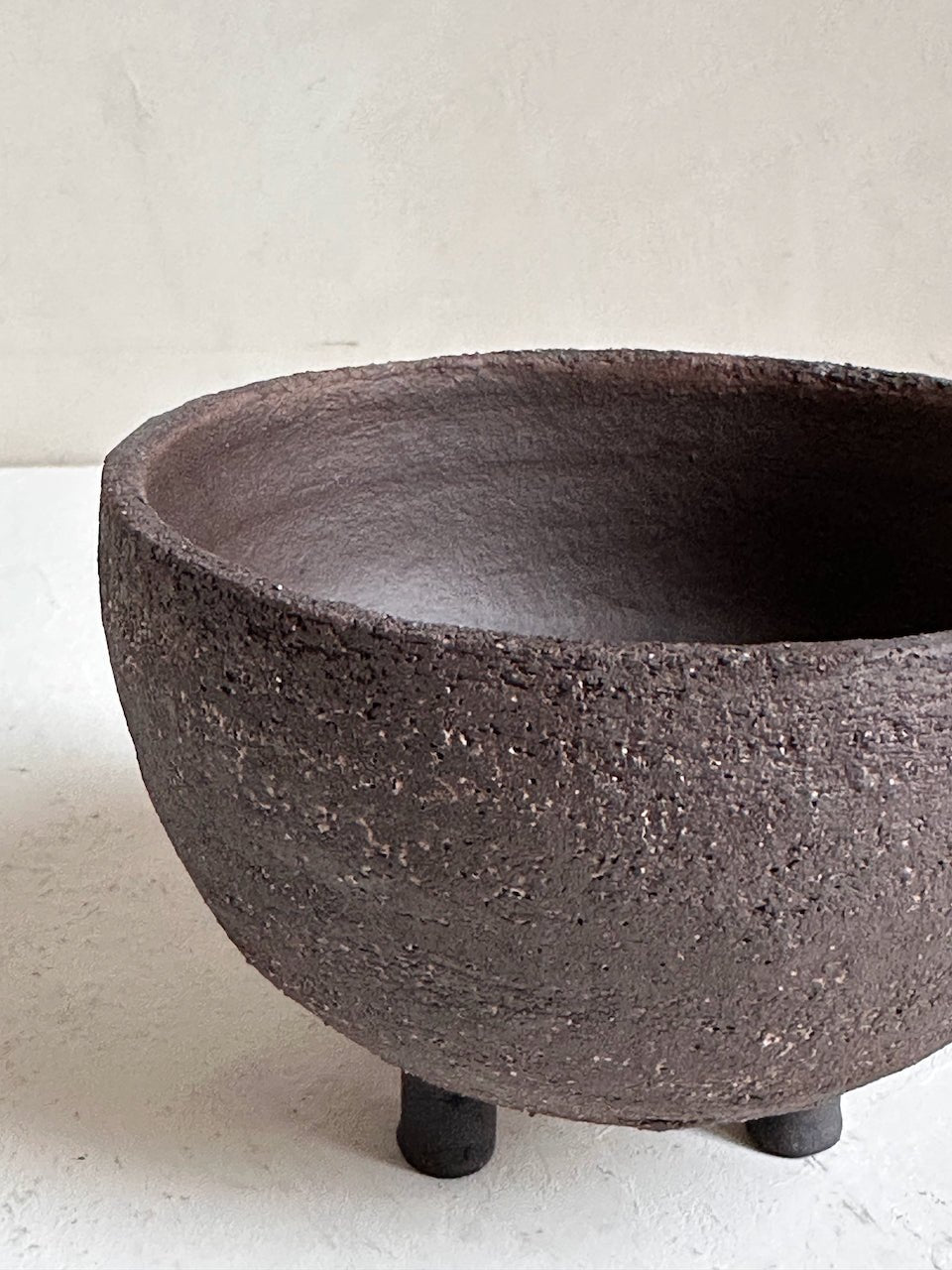 The Corner - Ceramic bowl with feet N°6 - Ceramics