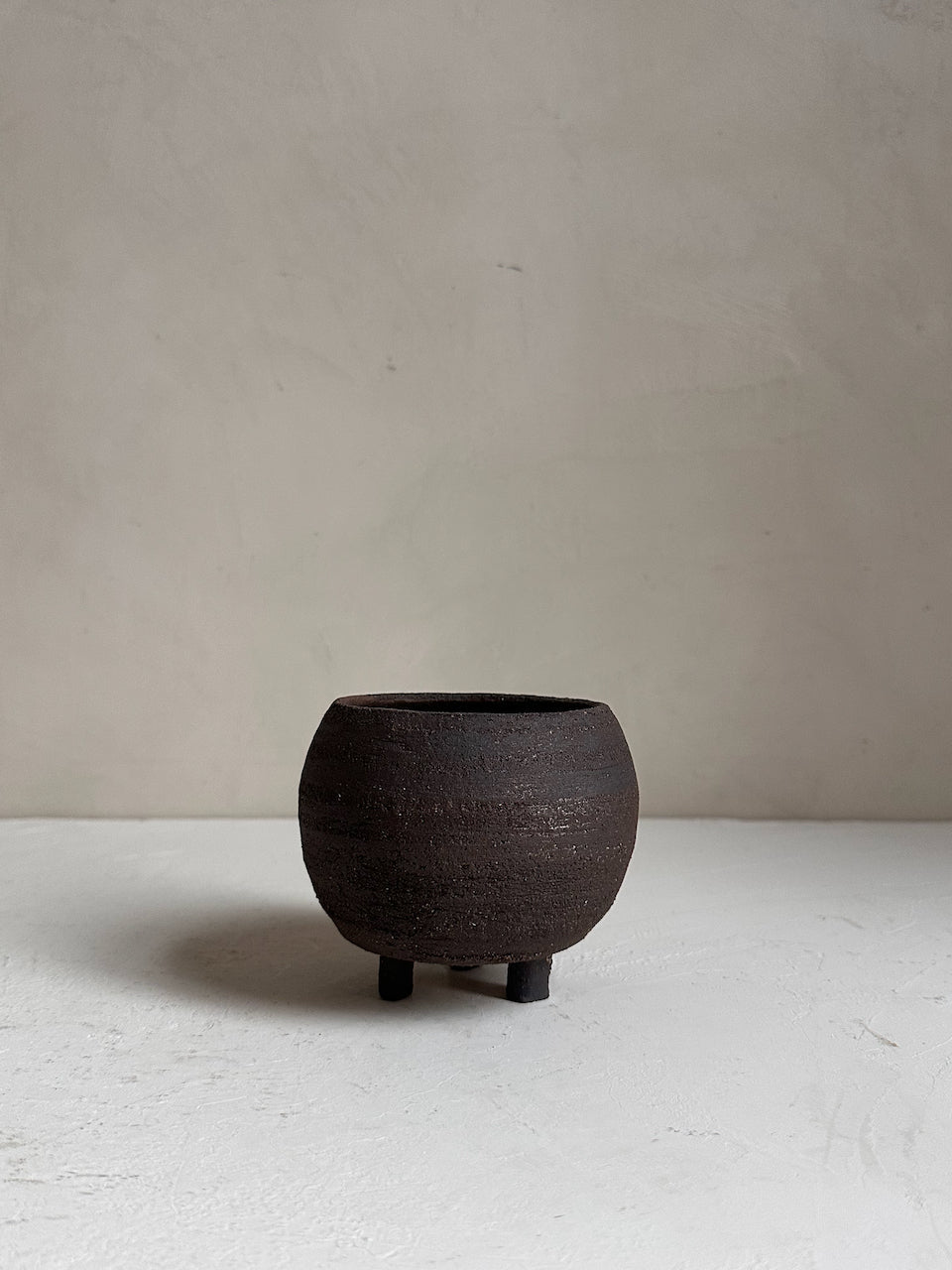 The Corner - Ceramic bowl with feet N°7 - Ceramics