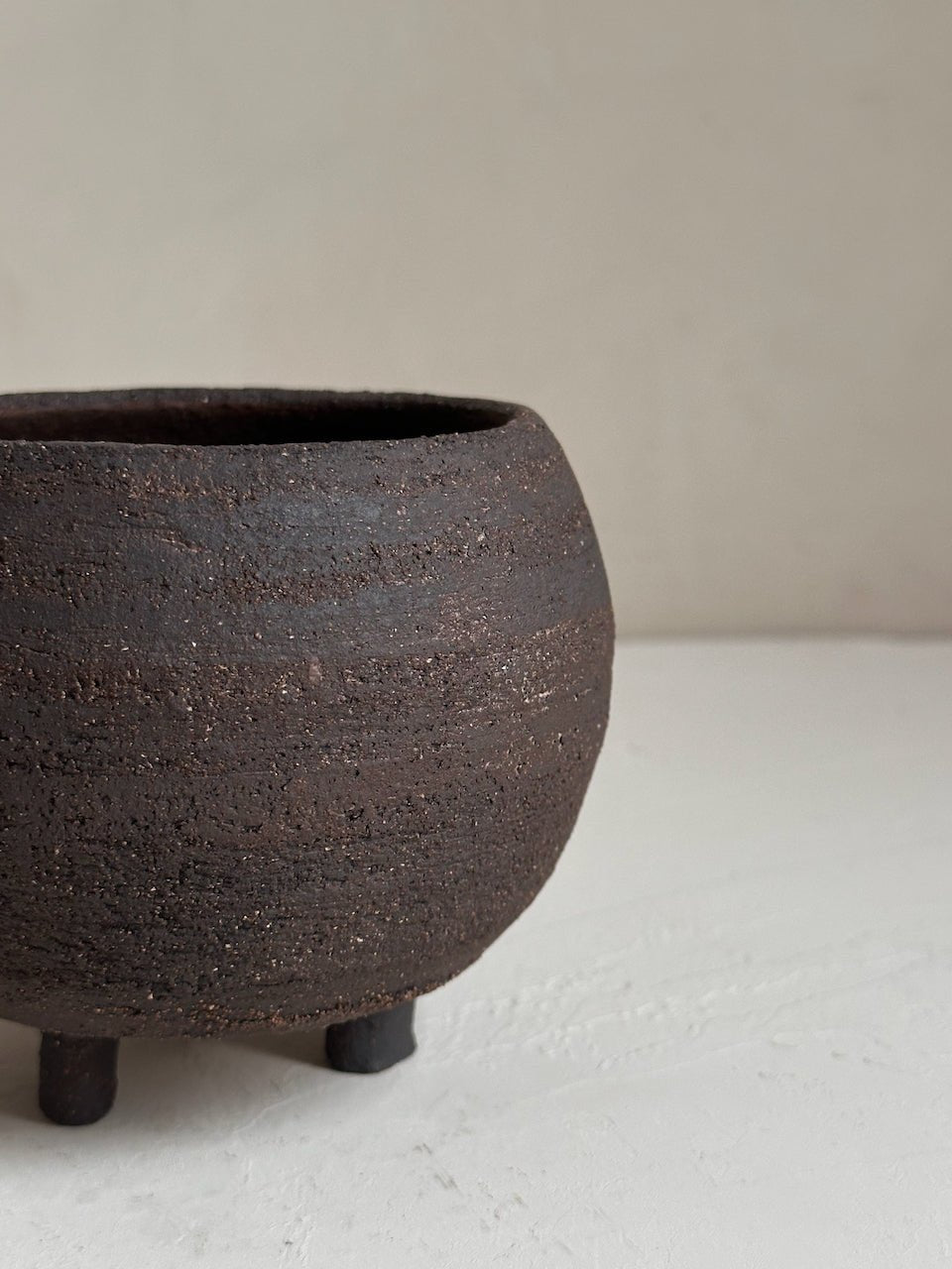 The Corner - Ceramic bowl with feet N°7 - Ceramics