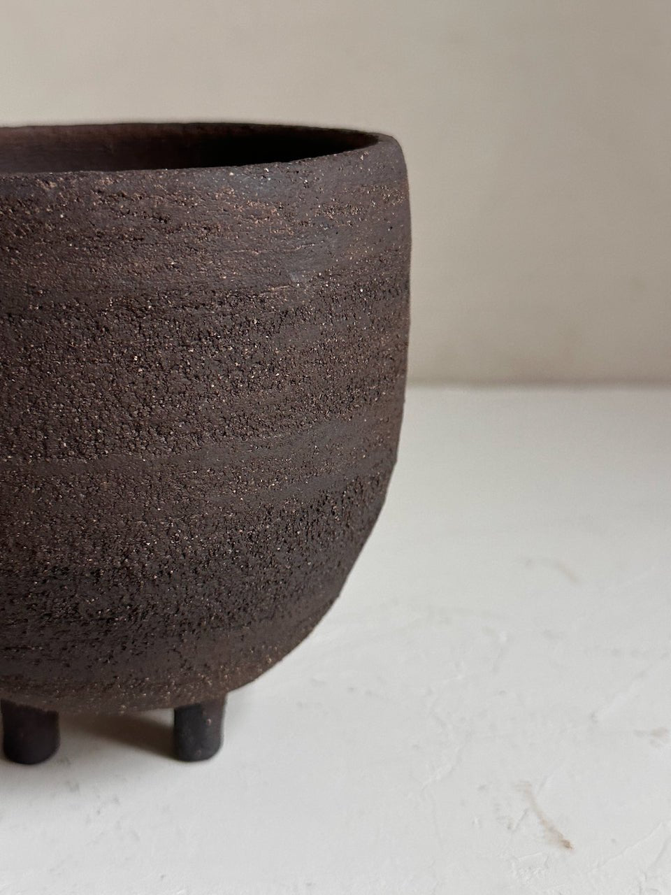 The Corner - Ceramic bowl with feet N°8 - Ceramics