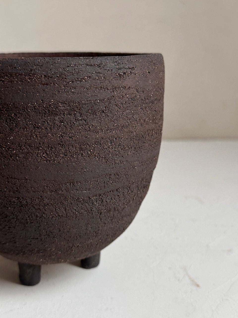 The Corner - Ceramic bowl with feet N°8 - Ceramics