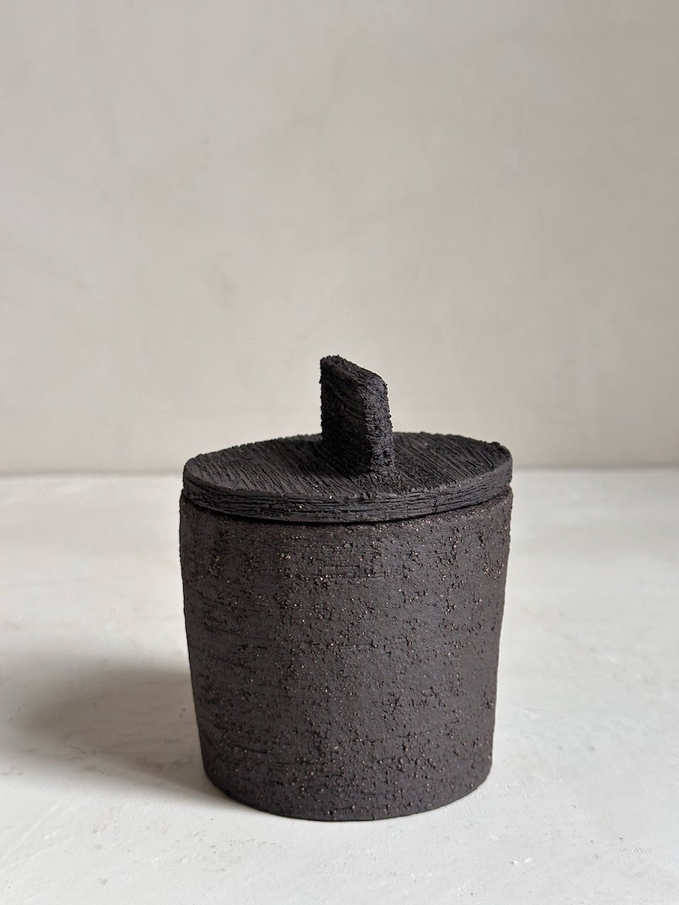 The Corner - Ceramic pot with lid N° 1 - Ceramics