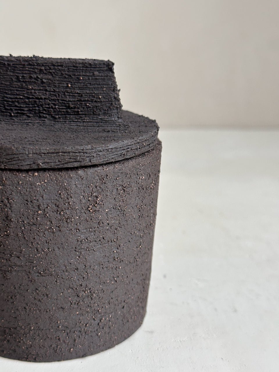 The Corner - Ceramic pot with lid N° 1 - Ceramics
