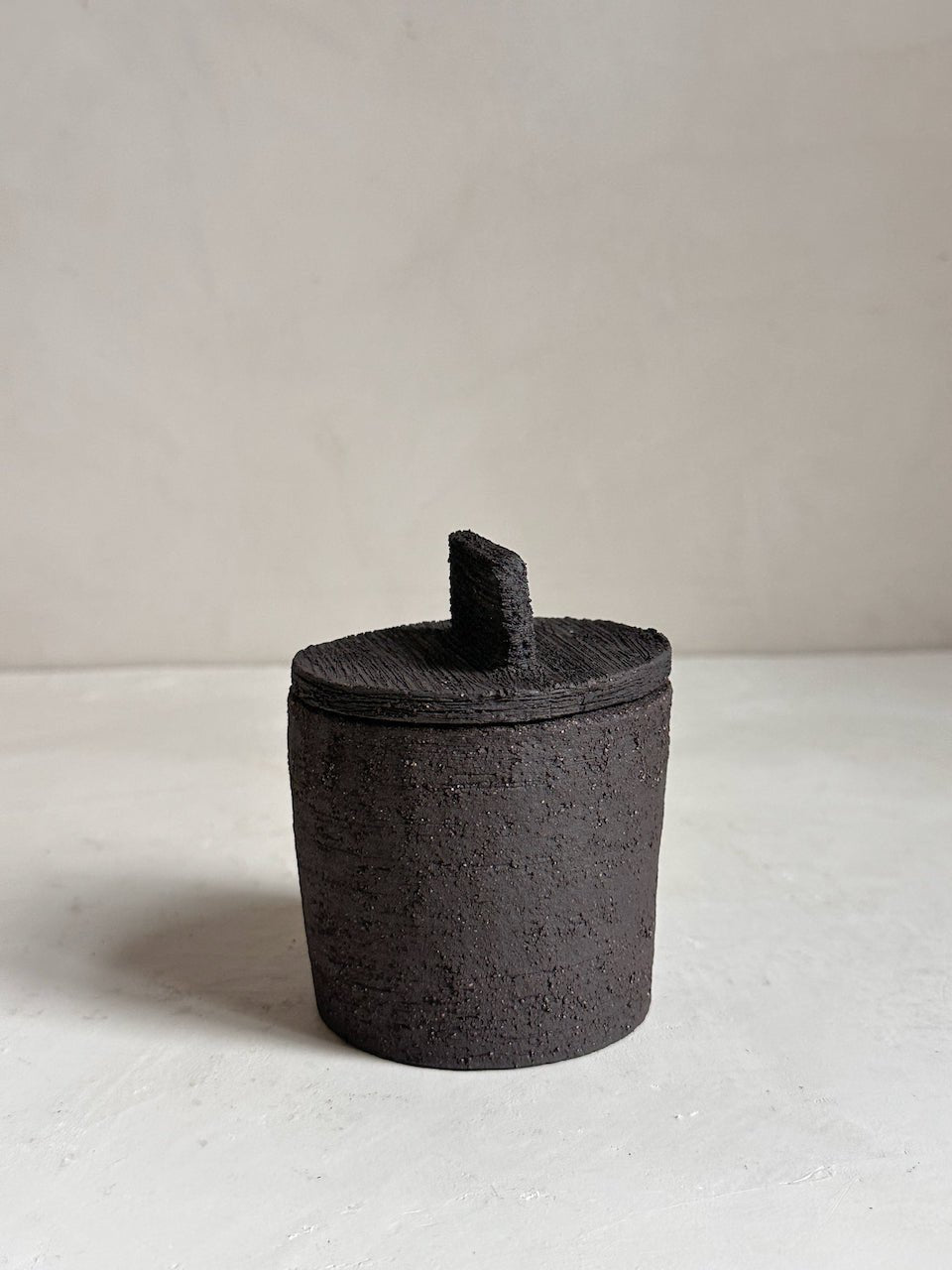 The Corner - Ceramic pot with lid N° 1 - Ceramics