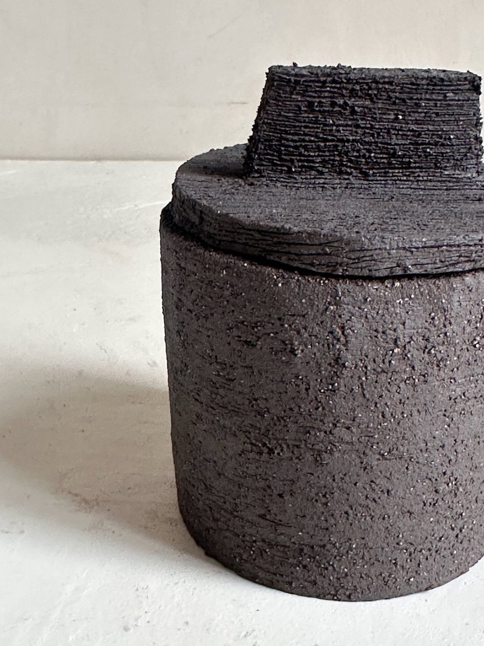 The Corner - Ceramic pot with lid N° 1 - Ceramics
