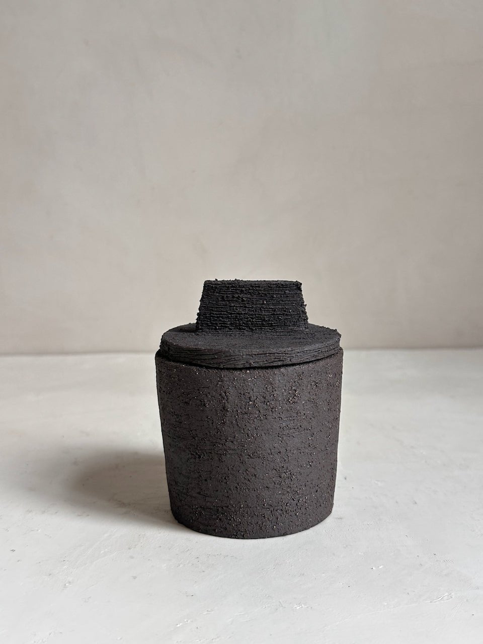 The Corner - Ceramic pot with lid N° 1 - Ceramics