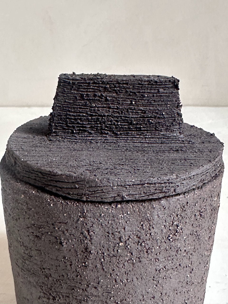 The Corner - Ceramic pot with lid N° 1 - Ceramics