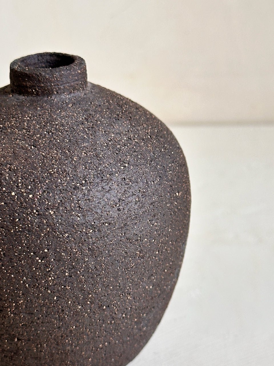 The Corner - Ceramic vase N° 102 - Ceramics