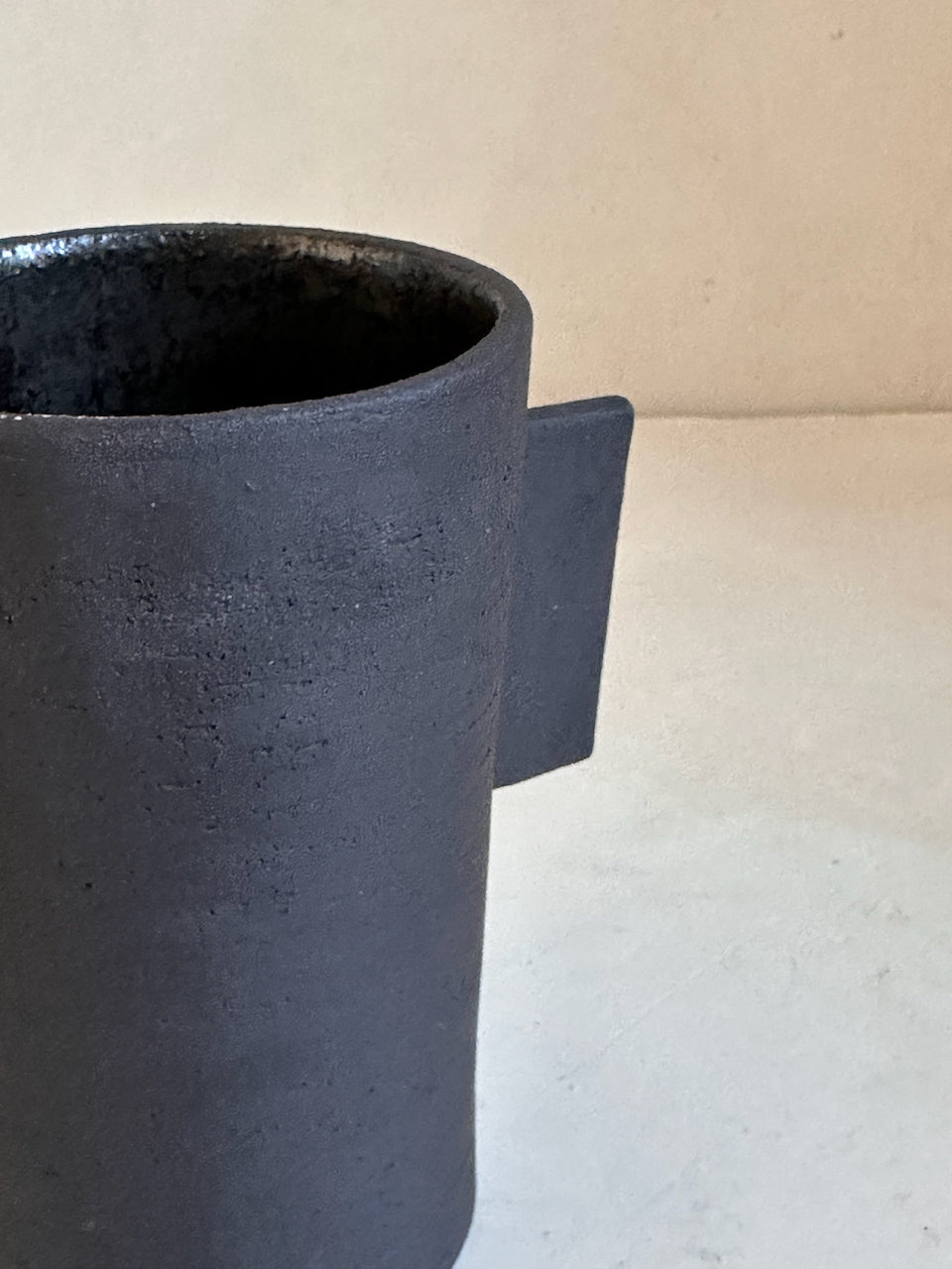 The Corner - Ceramic vase N° 60 - Ceramics