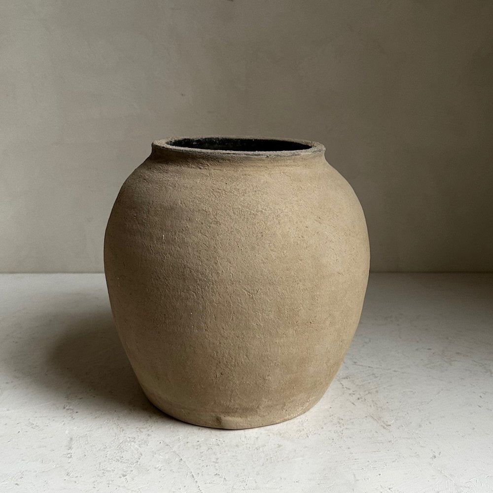 The Corner - Clay pot N° 1 - Pots & Vases