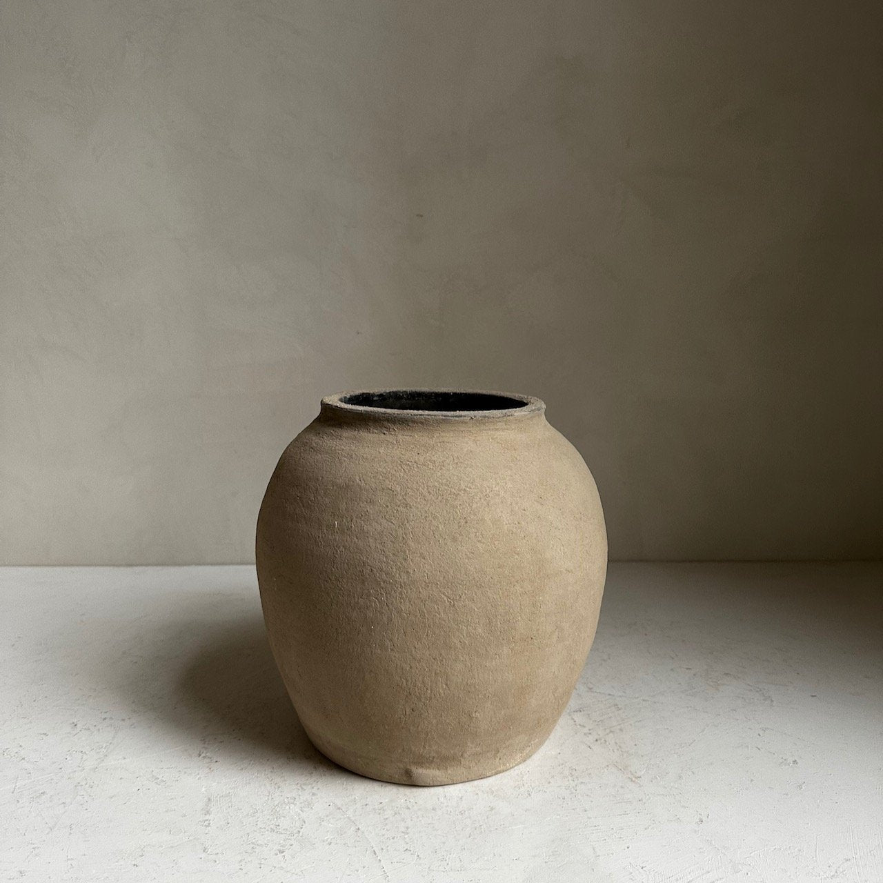The Corner - Clay pot N° 1 - Pots & Vases