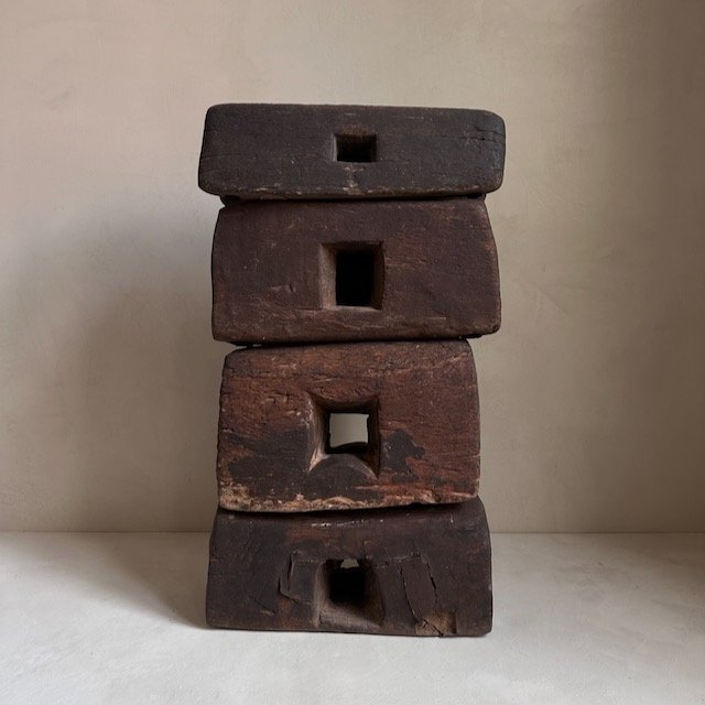 The Corner - Congo stool N° 2 - African Benches & Stools
