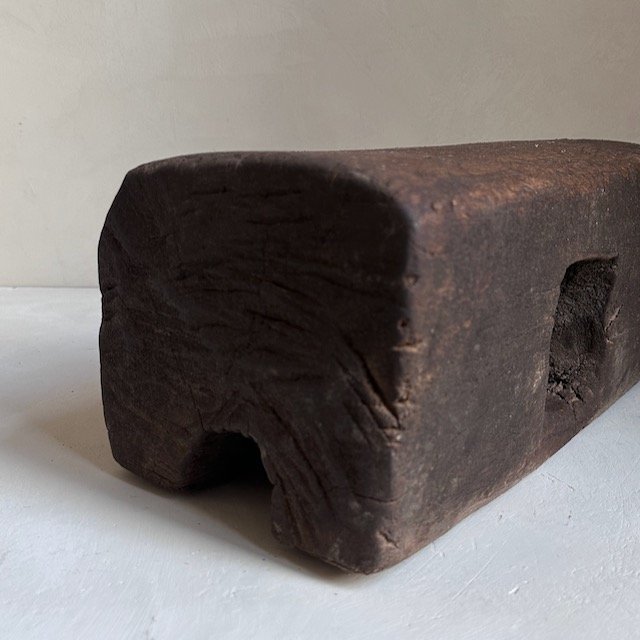 The Corner - Congo stool N° 2 - African Benches & Stools