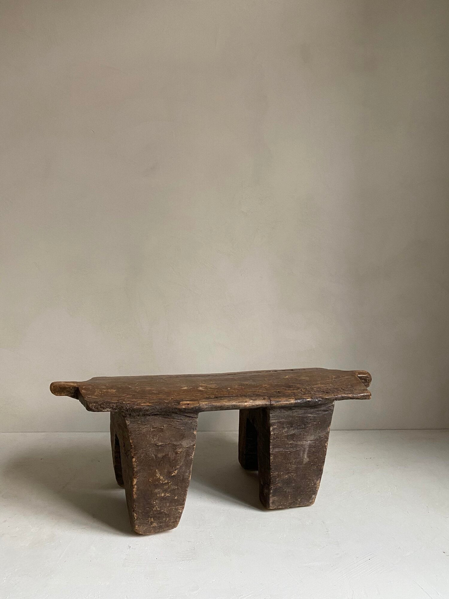 The Corner - Dakari stool N°89 - African Benches & Stools