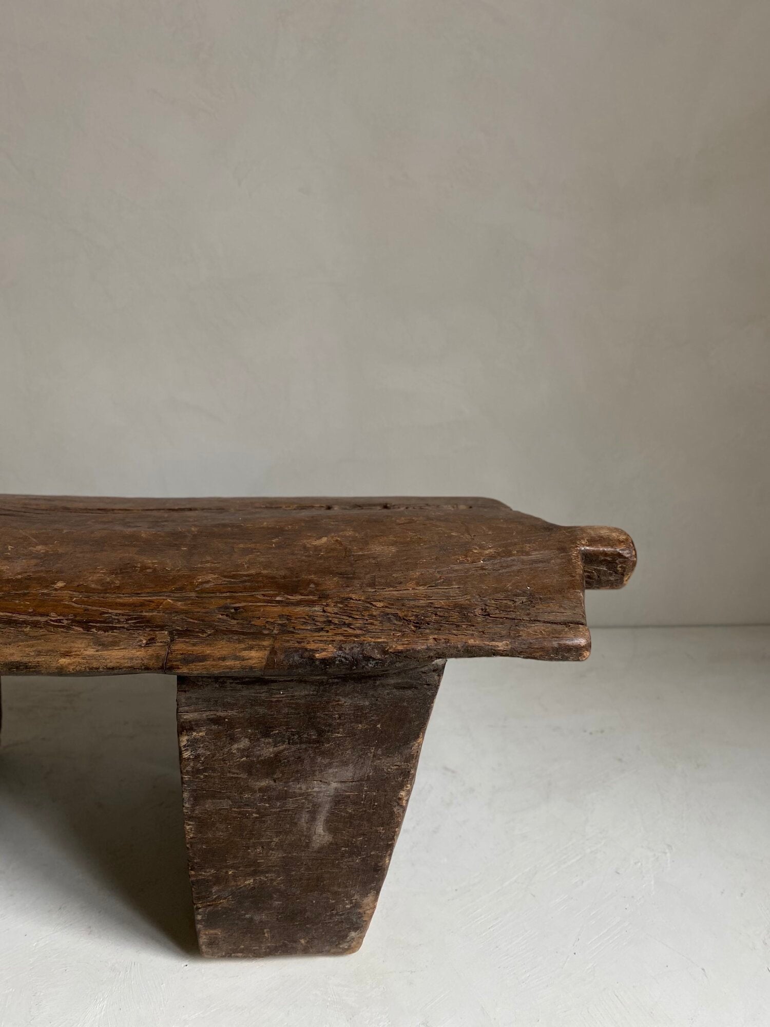 The Corner - Dakari stool N°89 - African Benches & Stools