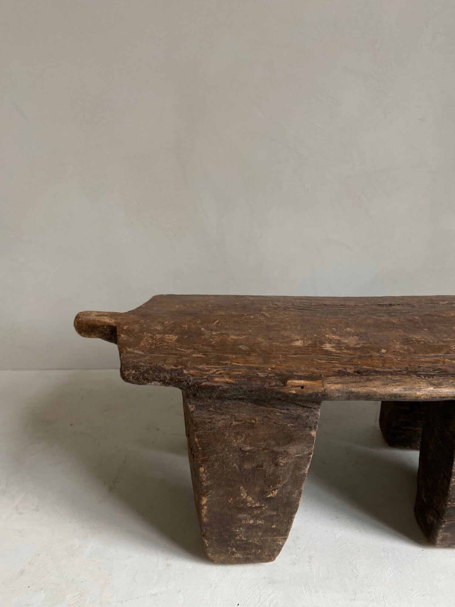 The Corner - Dakari stool N°89 - African Benches & Stools