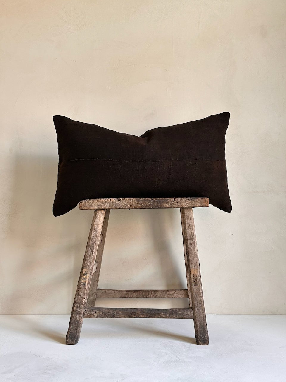 The Corner - Dark Umber 70 x 40 cm - Cushions