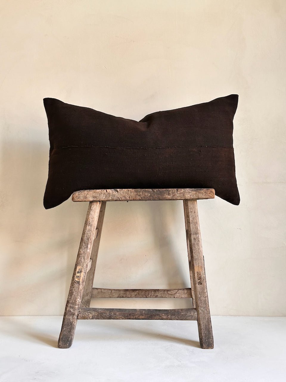 The Corner - Dark Umber 70 x 40 cm - Cushions