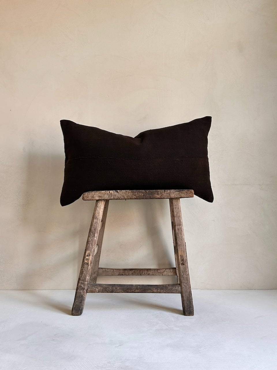 The Corner - Dark Umber 70 x 40 cm - Cushions