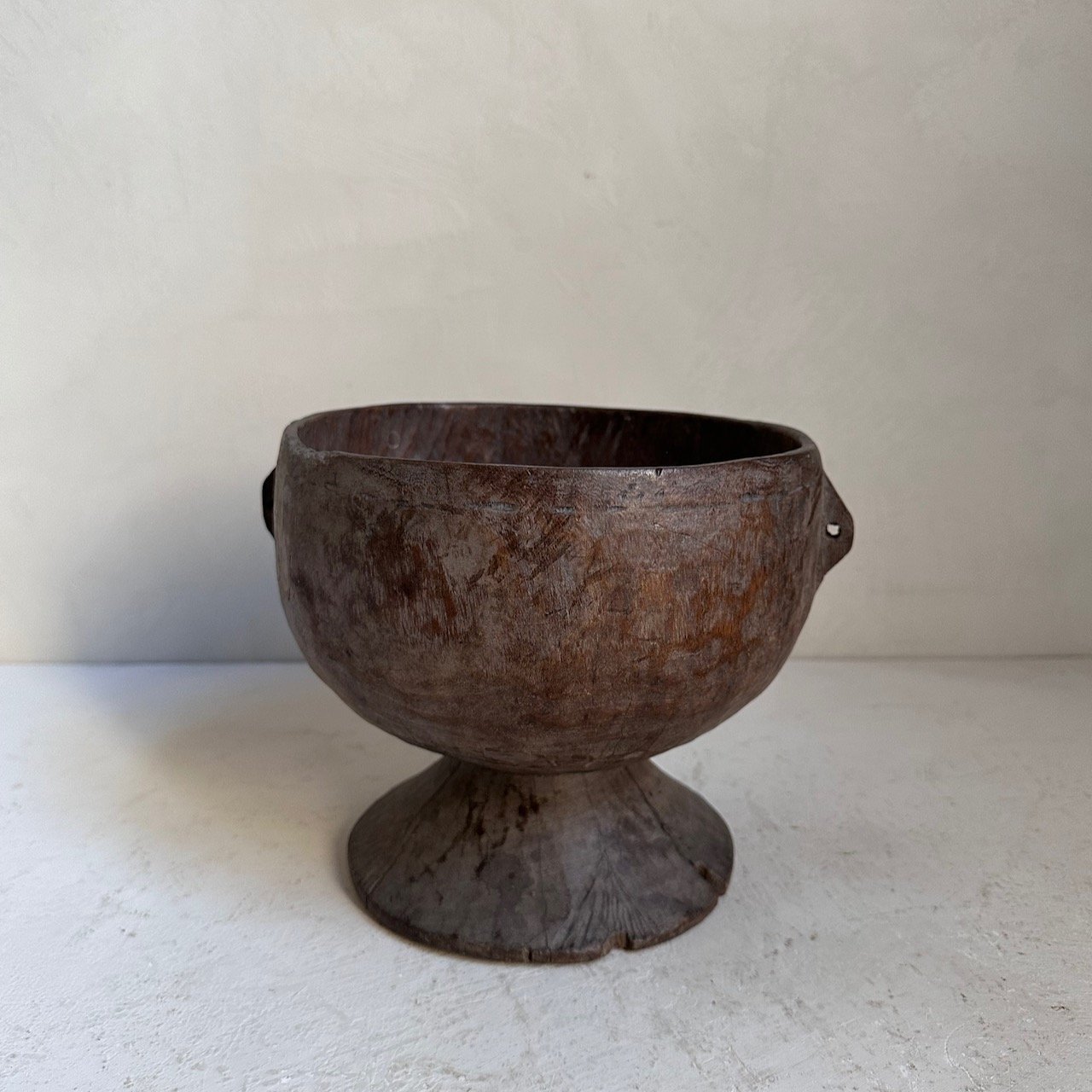 The Corner - Ethiopian wooden bowl with foot N° 5 - 