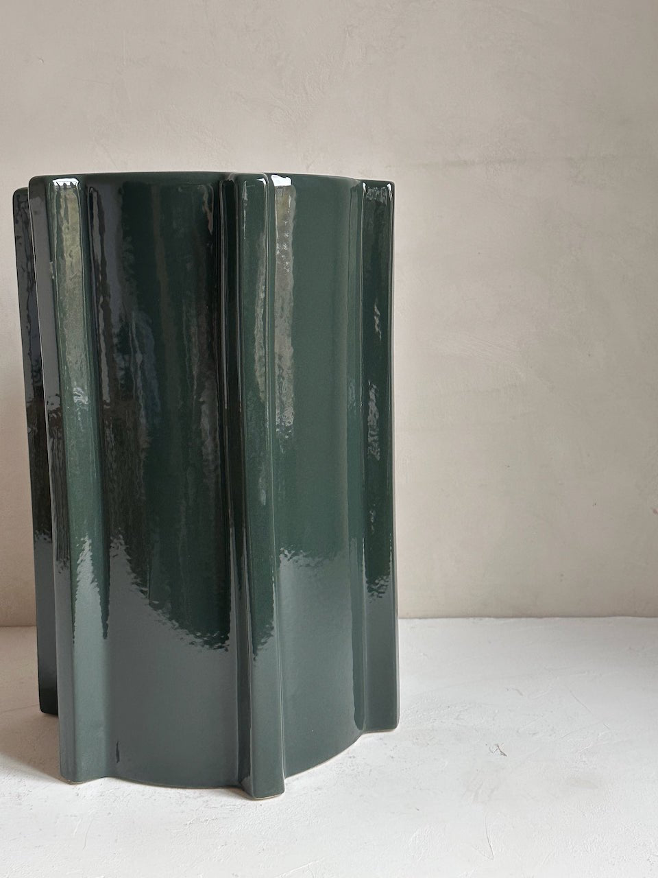 The Corner - Glazed ceramic table Dark Green - Side Tables & Stools