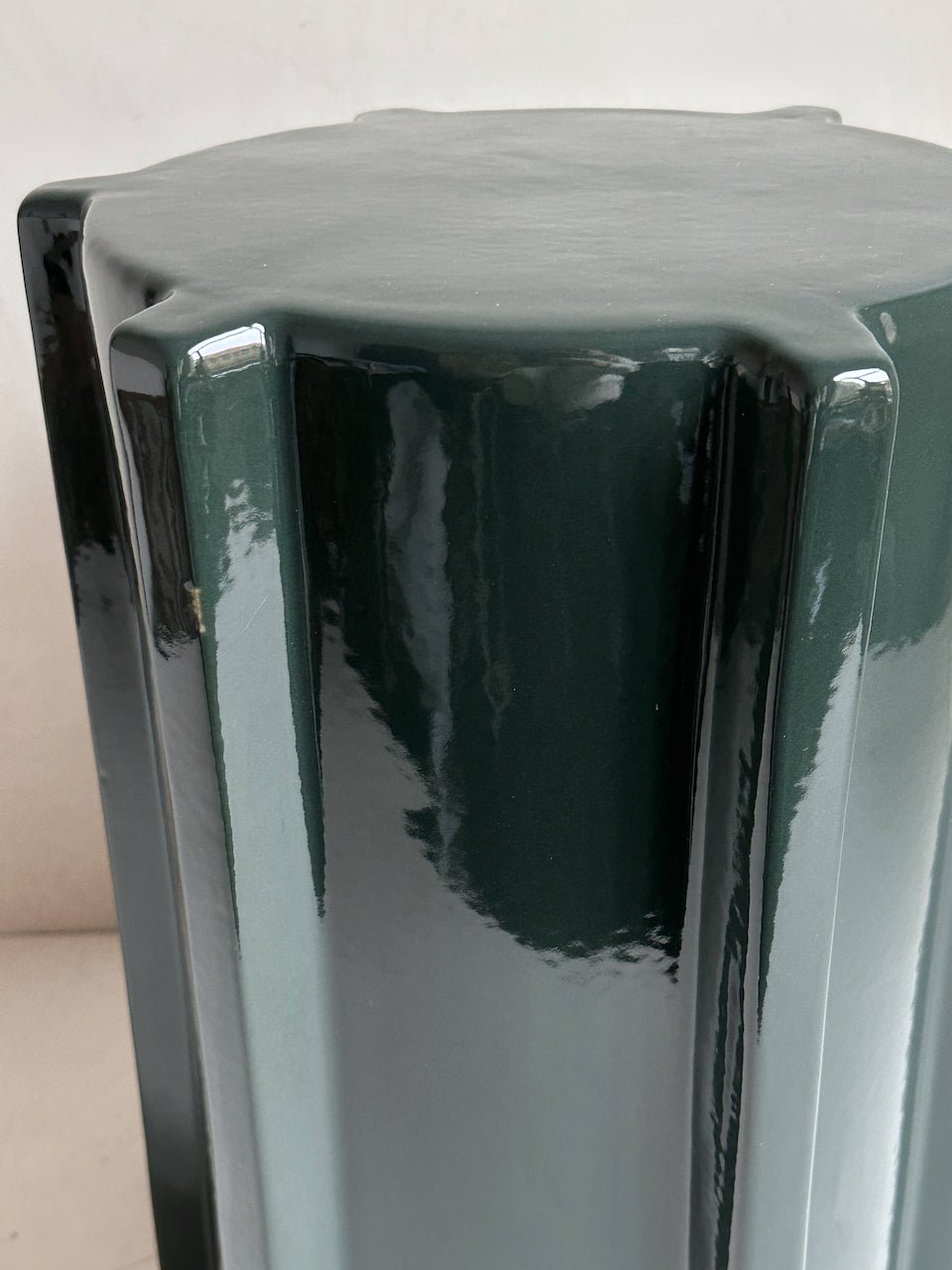 The Corner - Glazed ceramic table Dark Green - Side Tables & Stools