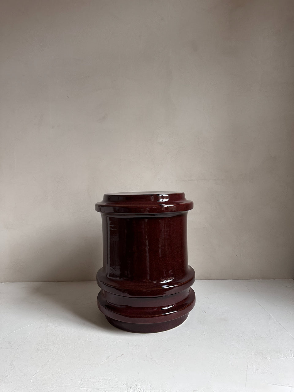 The Corner - Glazed ceramic table Deep red - Side Tables & Stools