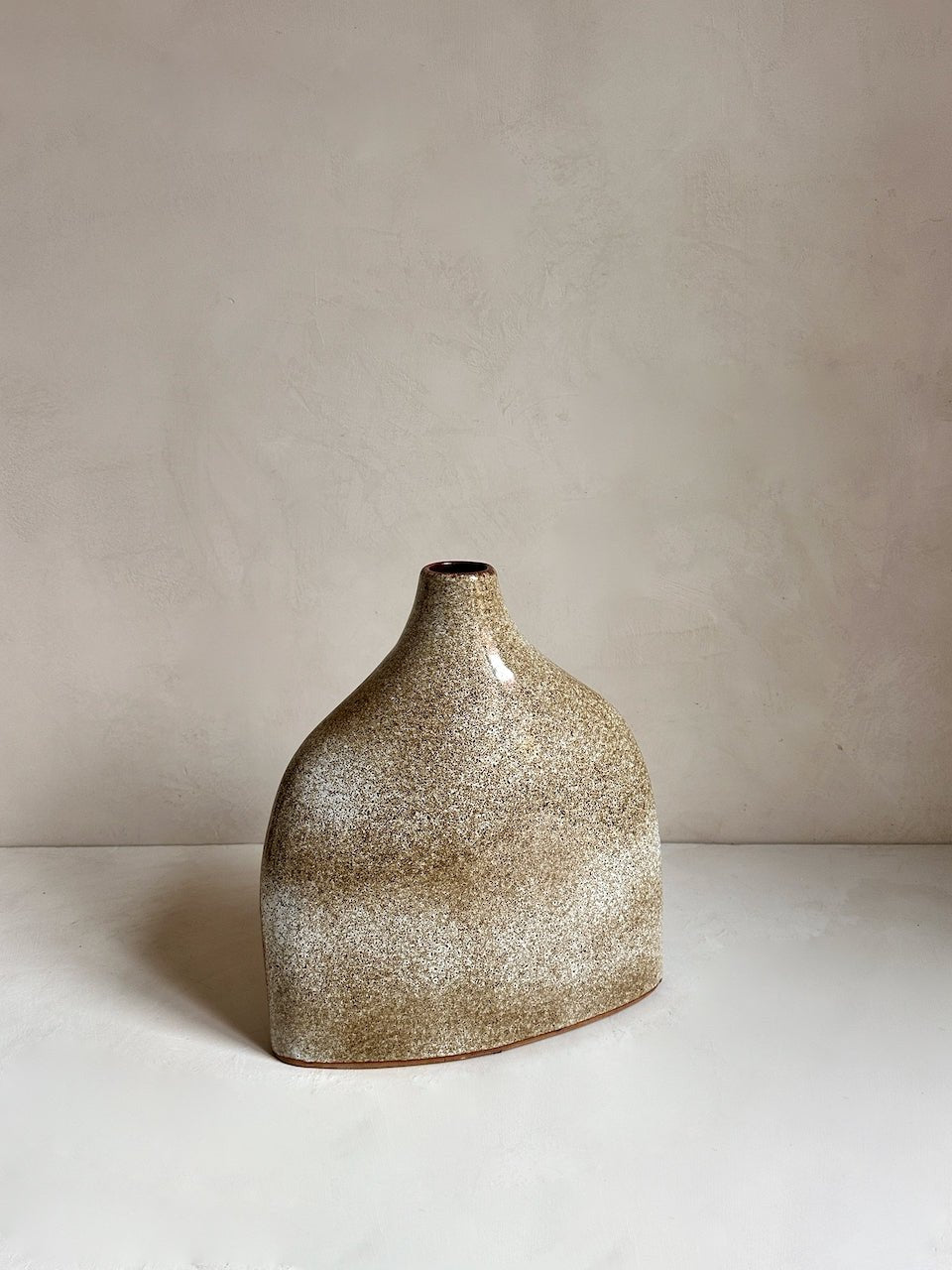 The Corner - Green ceramic vase N° 108 - Ceramics