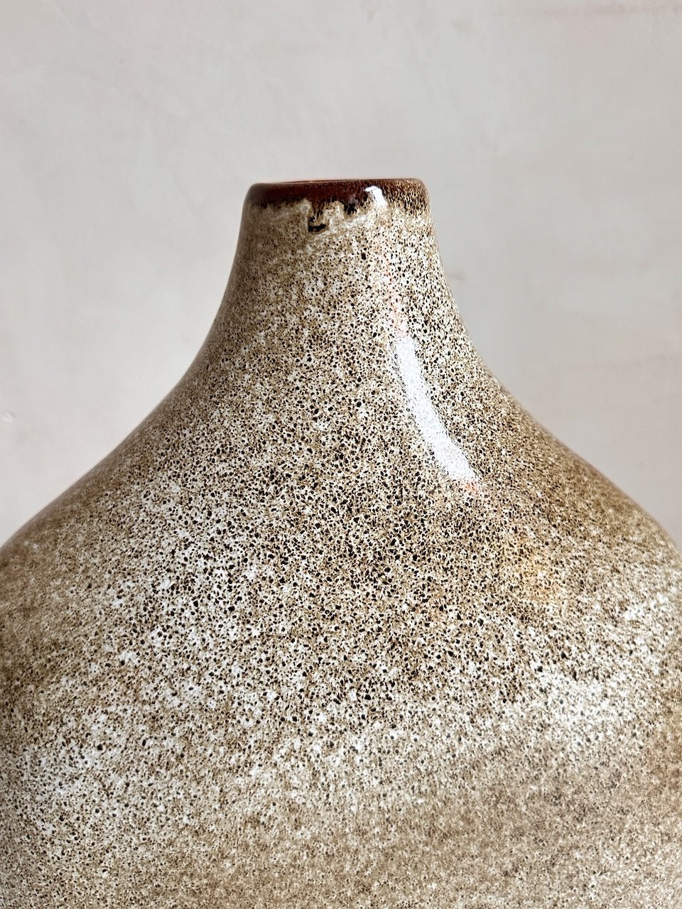 The Corner - Green ceramic vase N° 108 - Ceramics