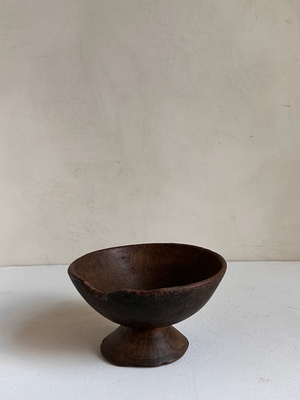 The Corner - Gurague bowl with foot N° 51 - Decoration