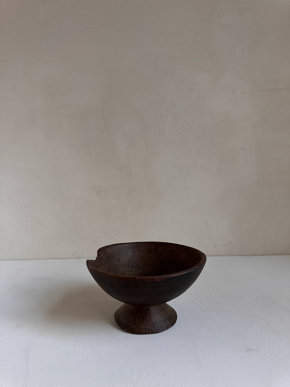 The Corner - Gurague bowl with foot N° 51 - Decoration