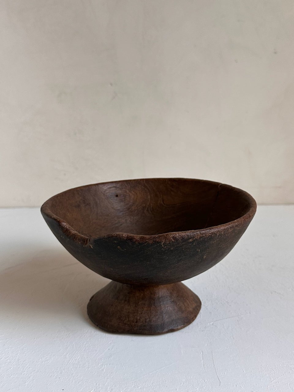 The Corner - Gurague bowl with foot N° 51 - Decoration