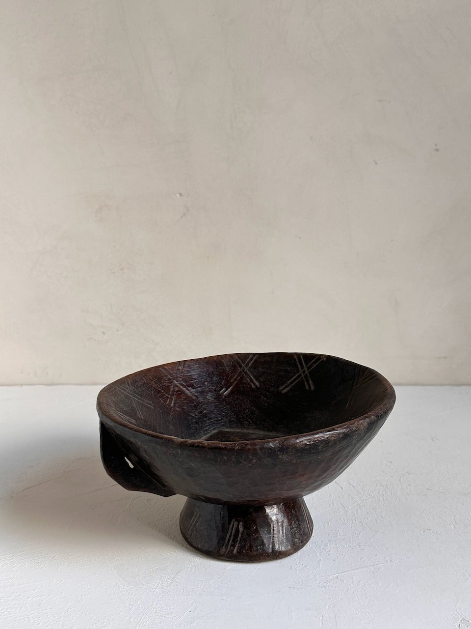 The Corner - Gurague bowl with foot N° 54 - Decoration