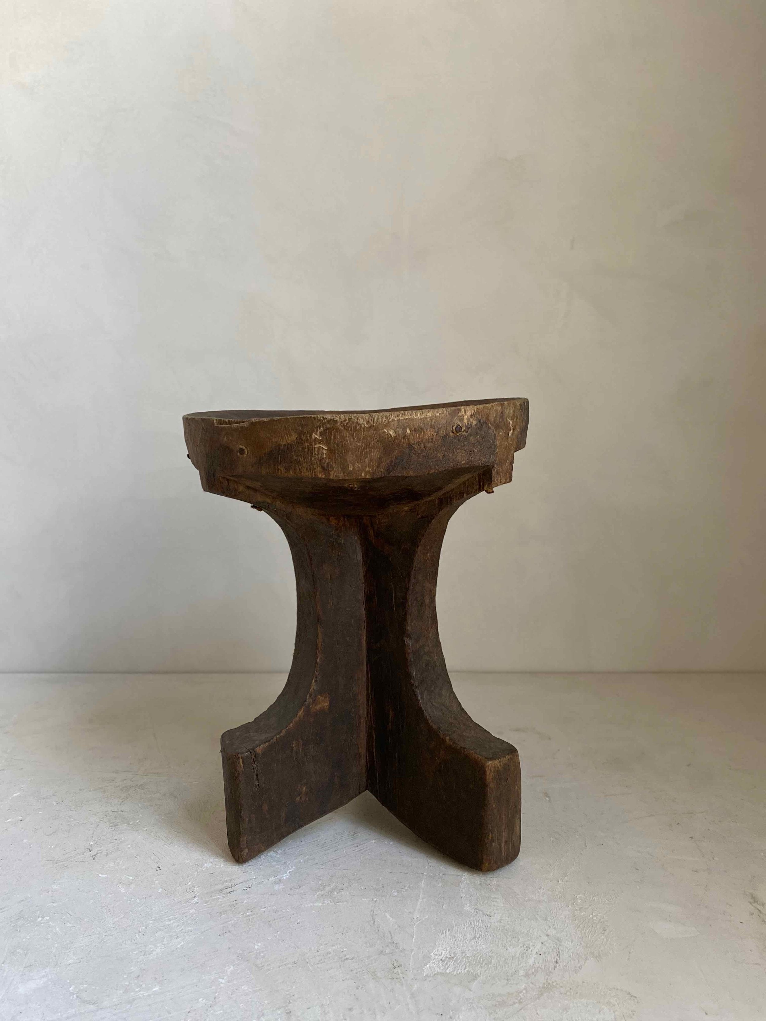The Corner - Gurague stool N° 3 - African Benches & Stools