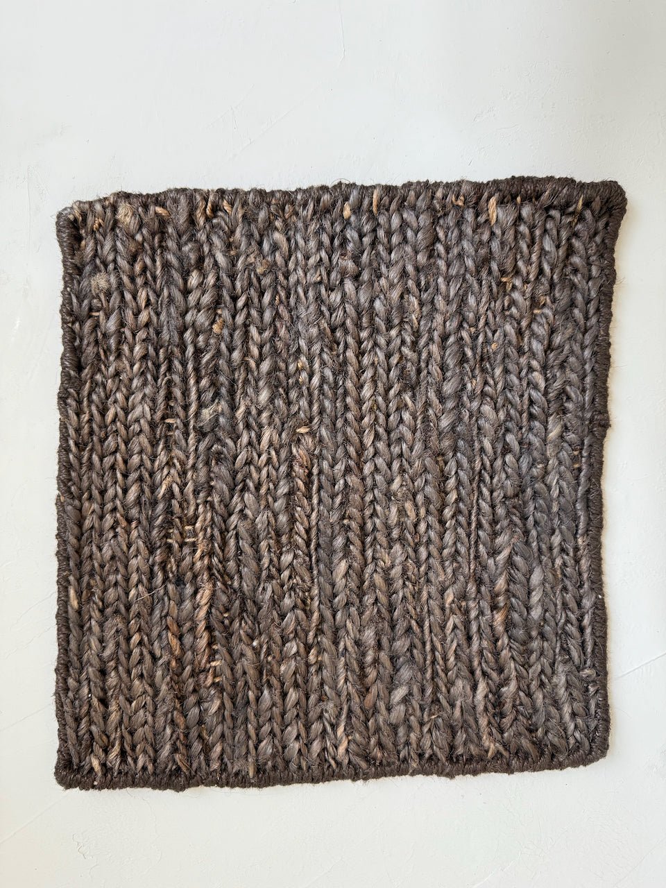 The Corner - JUTE CARPET AGRA BLACK - Carpets