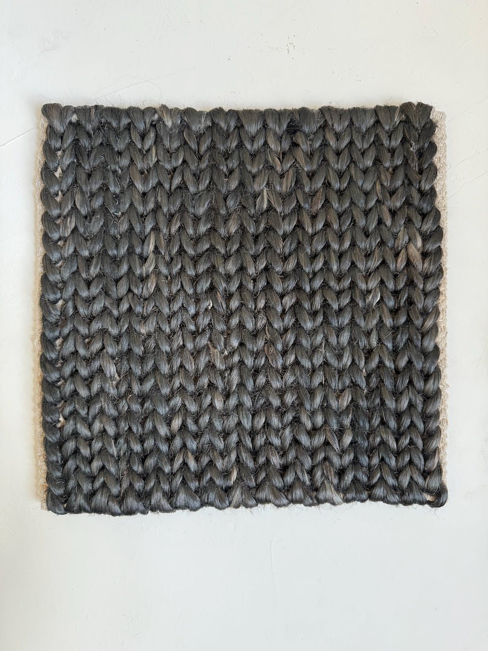 The Corner - JUTE CARPET SOFIA BLACK - Carpets