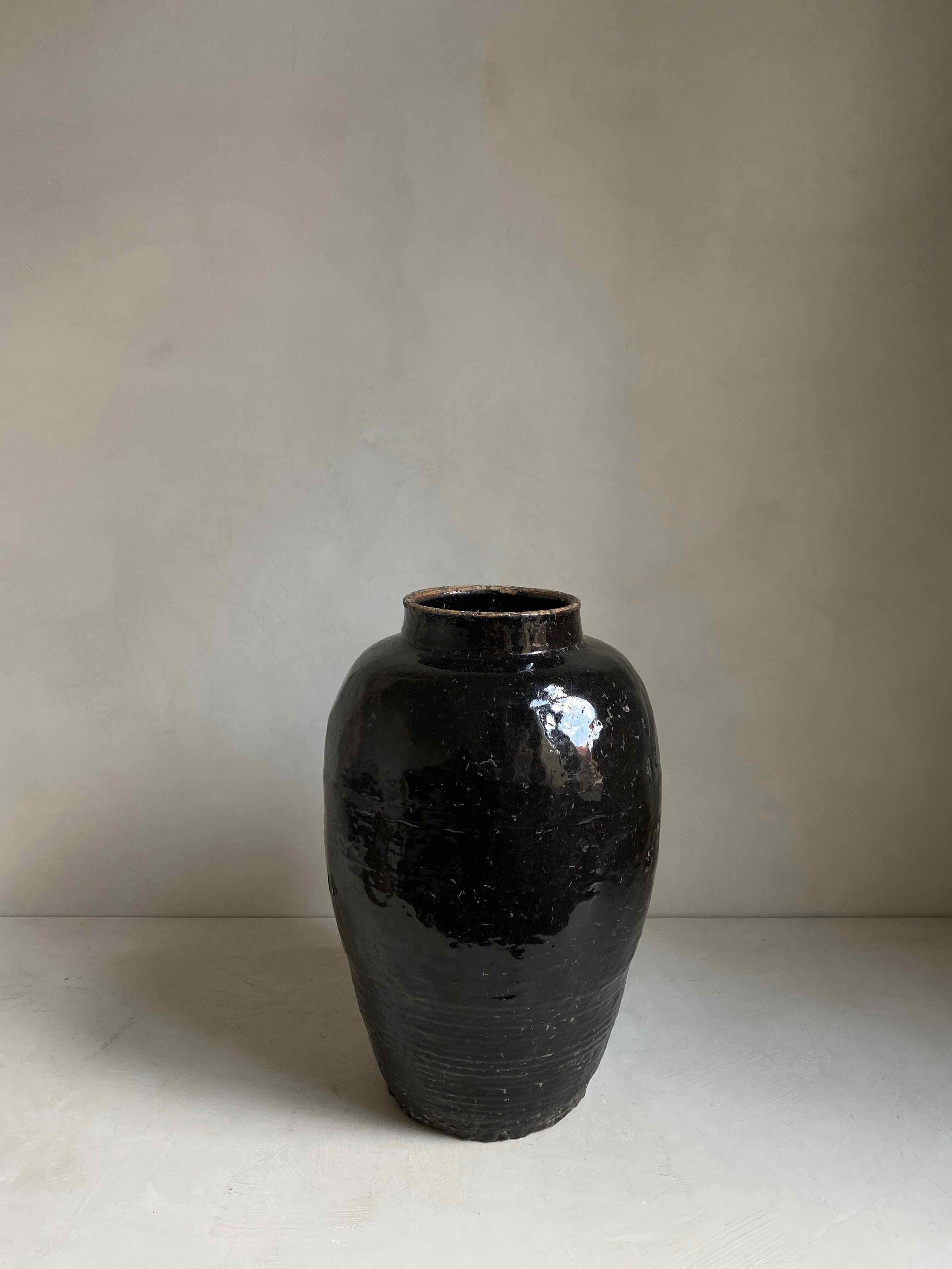 The Corner - Large black glazed vase N°8 - 