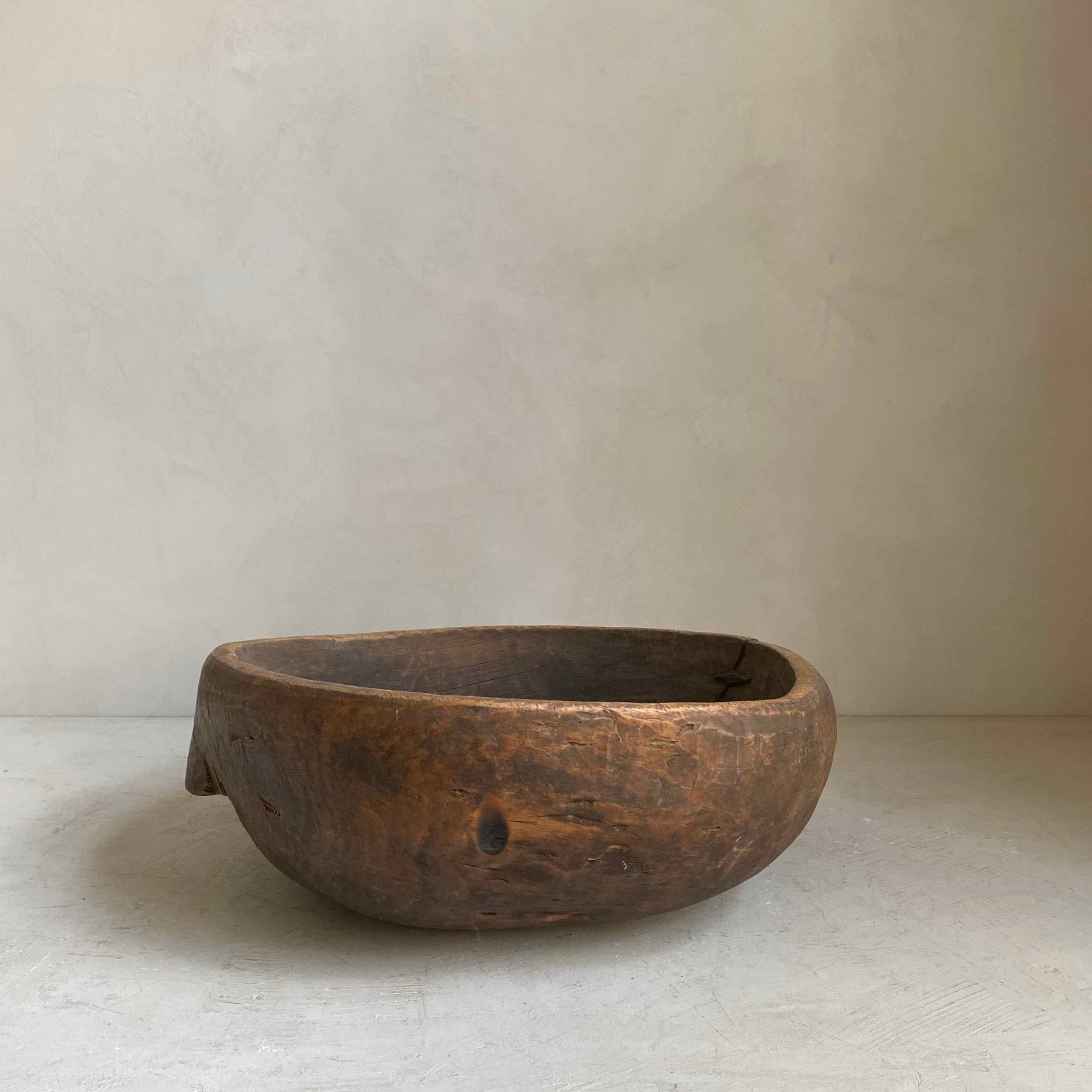 The Corner - Large vintage wooden bowl - 