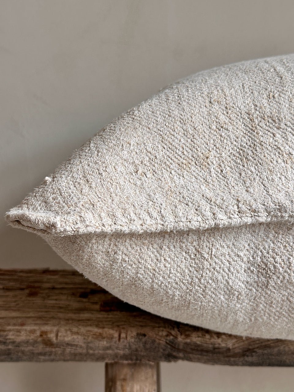 The Corner - L.E. N° 157 90 x 45 cm - Cushions