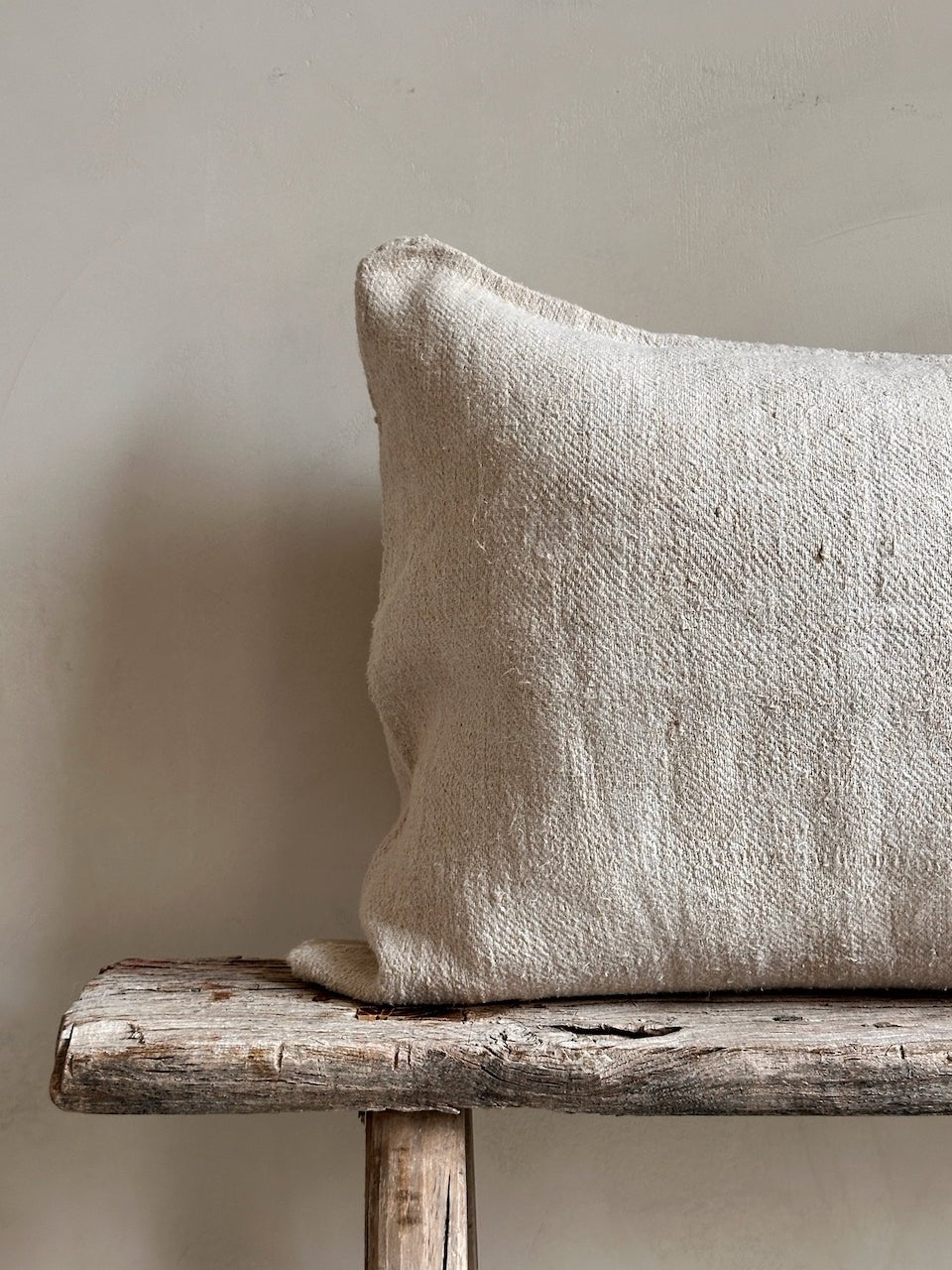 The Corner - L.E. N° 157 90 x 45 cm - Cushions