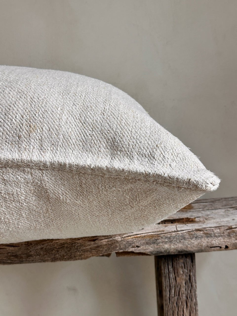 The Corner - L.E. N° 157 90 x 45 cm - Cushions