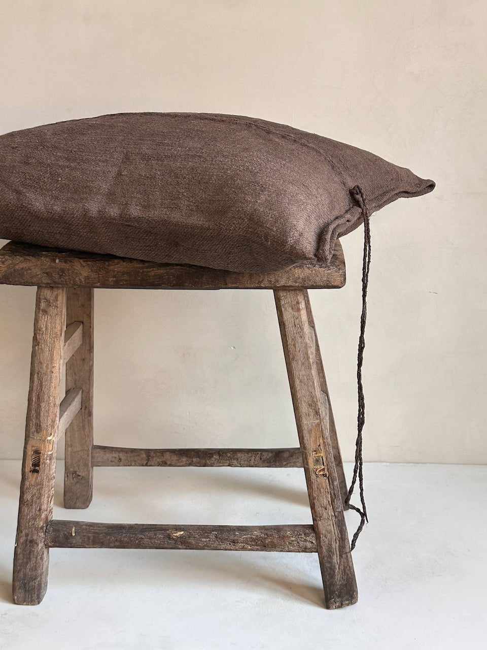 The Corner - L.E. N° 131 60 x 42 cm - Cushions
