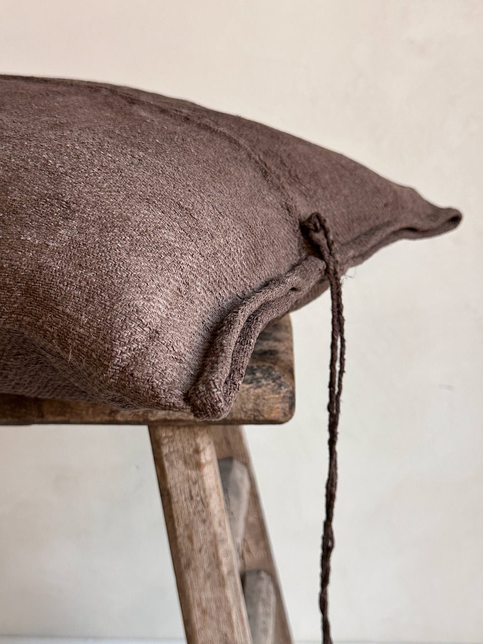 The Corner - L.E. N° 131 60 x 42 cm - Cushions