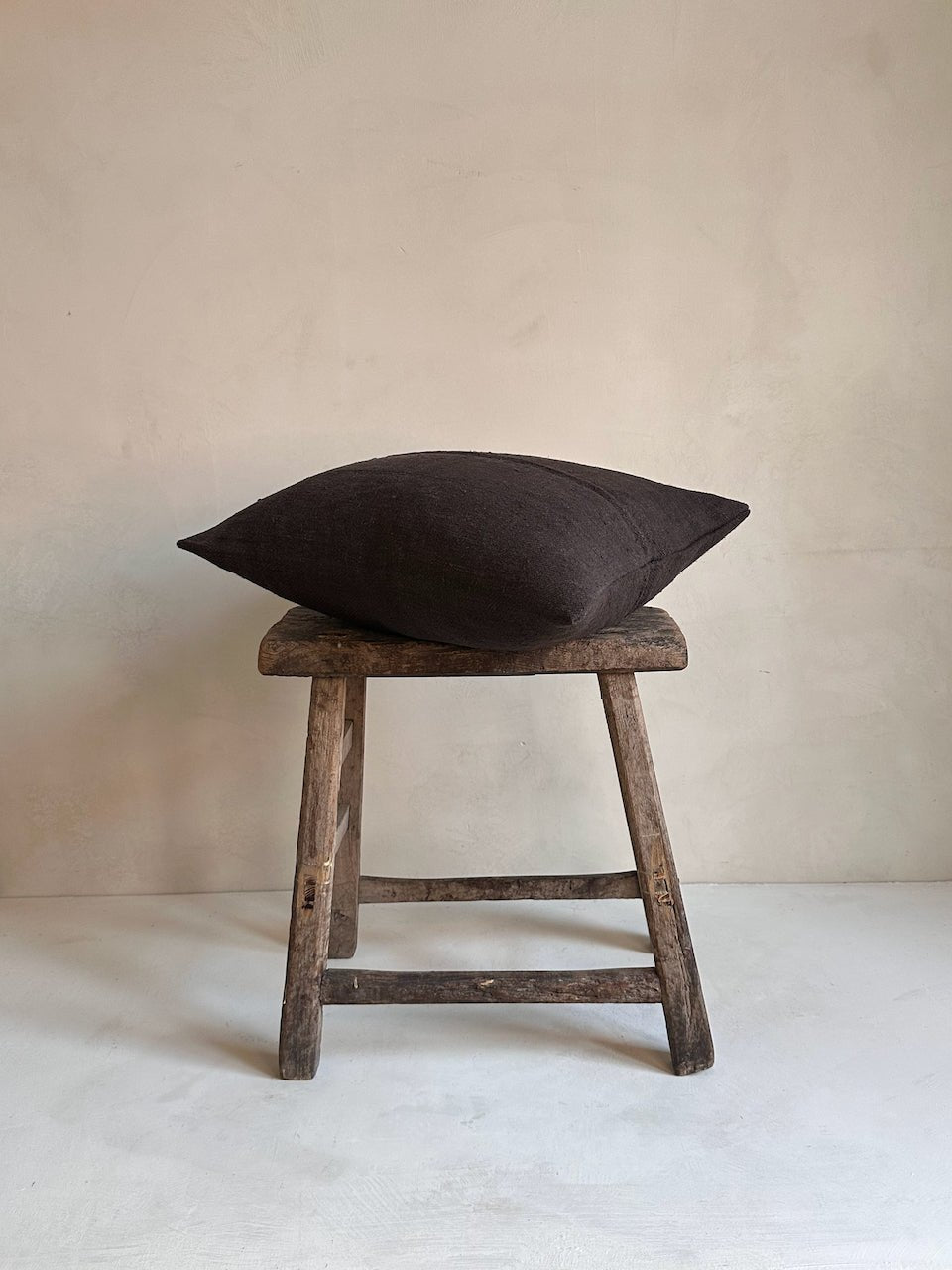 The Corner - L.E. N° 134 53 x 43 cm - Cushions