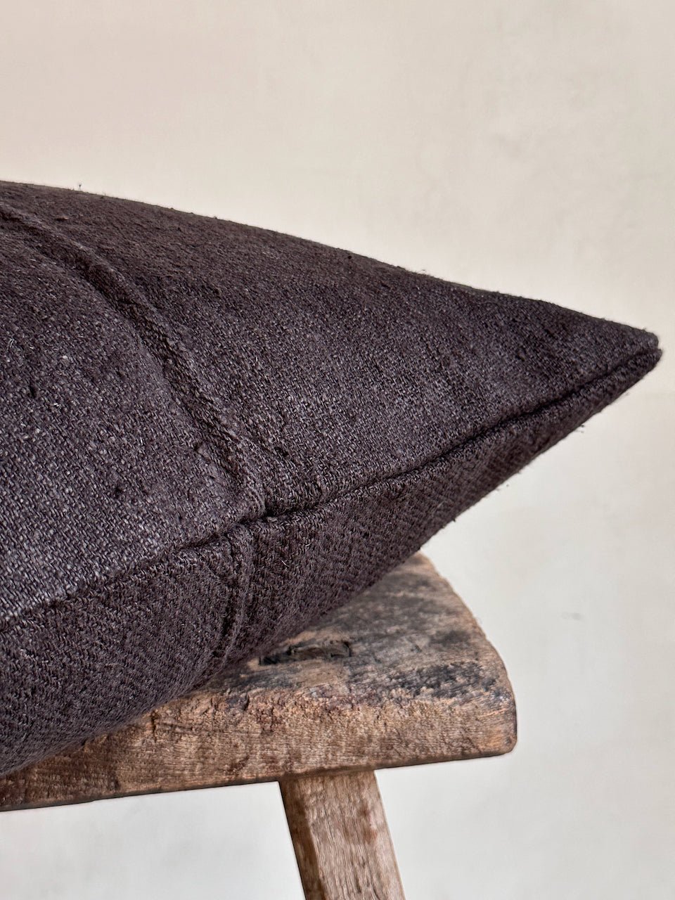 The Corner - L.E. N° 134 53 x 43 cm - Cushions