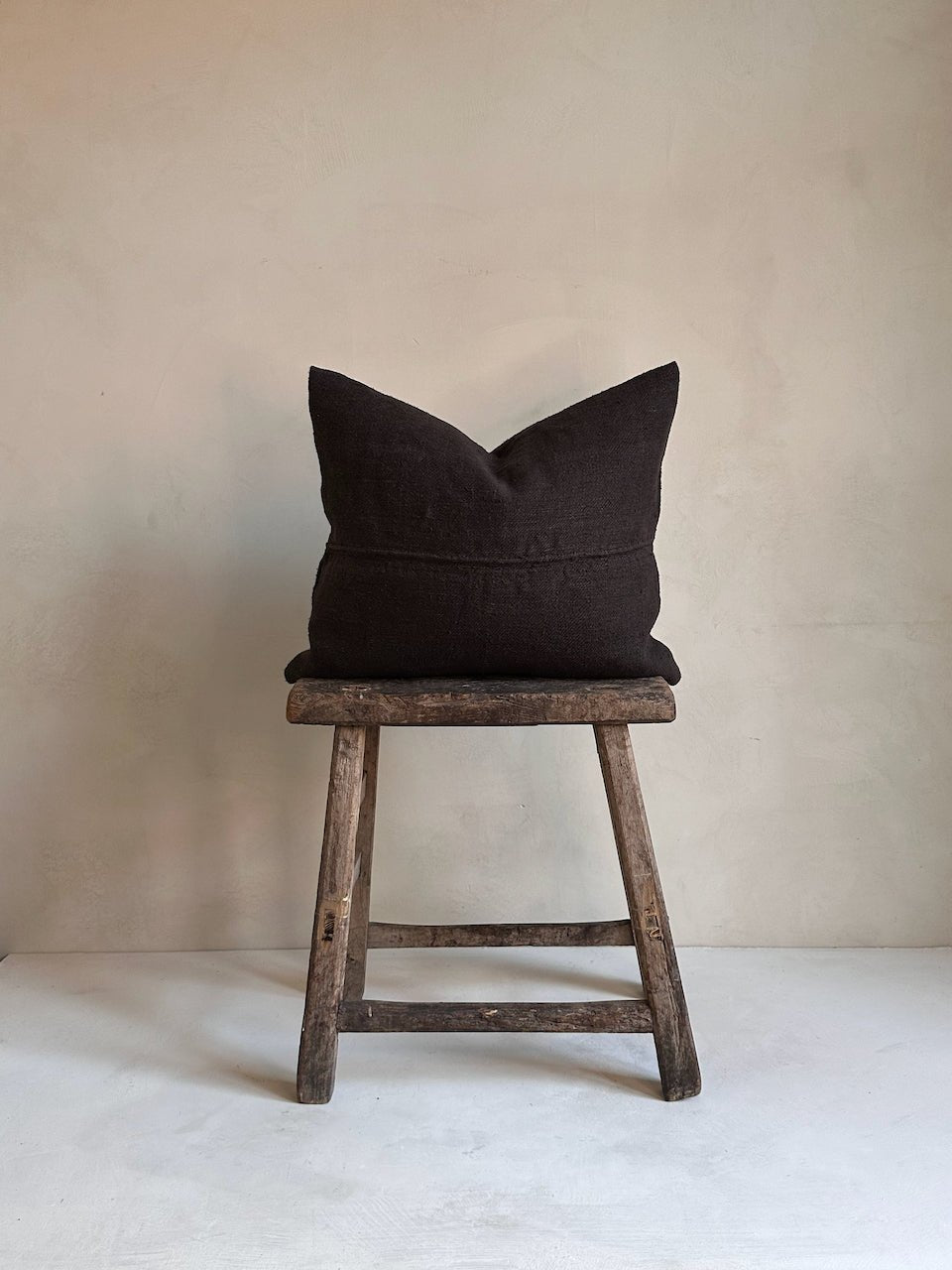 The Corner - L.E. N° 134 53 x 43 cm - Cushions