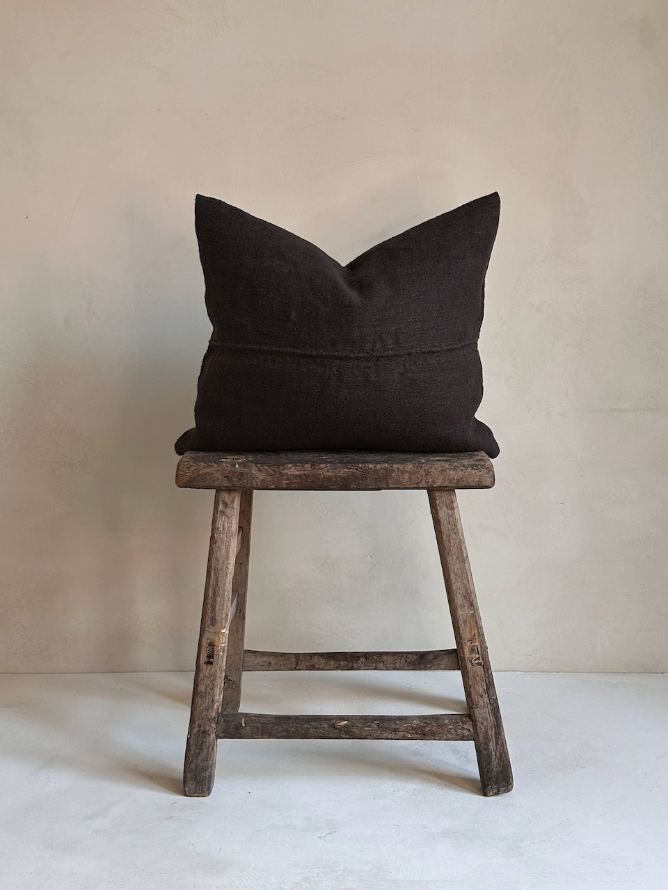 The Corner - L.E. N° 134 53 x 43 cm - Cushions